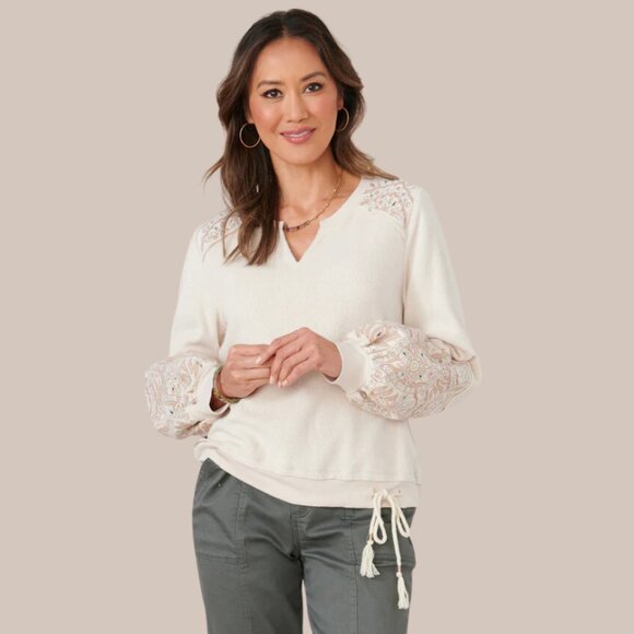 Democracy Tops - Democracy Women Size XL Die Cut Embroidered Soft Sweatshirt Relaxed Fit NEW